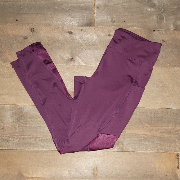 Fabletics Salar Statement PowerLite 7/8 - Picture 6 of 6